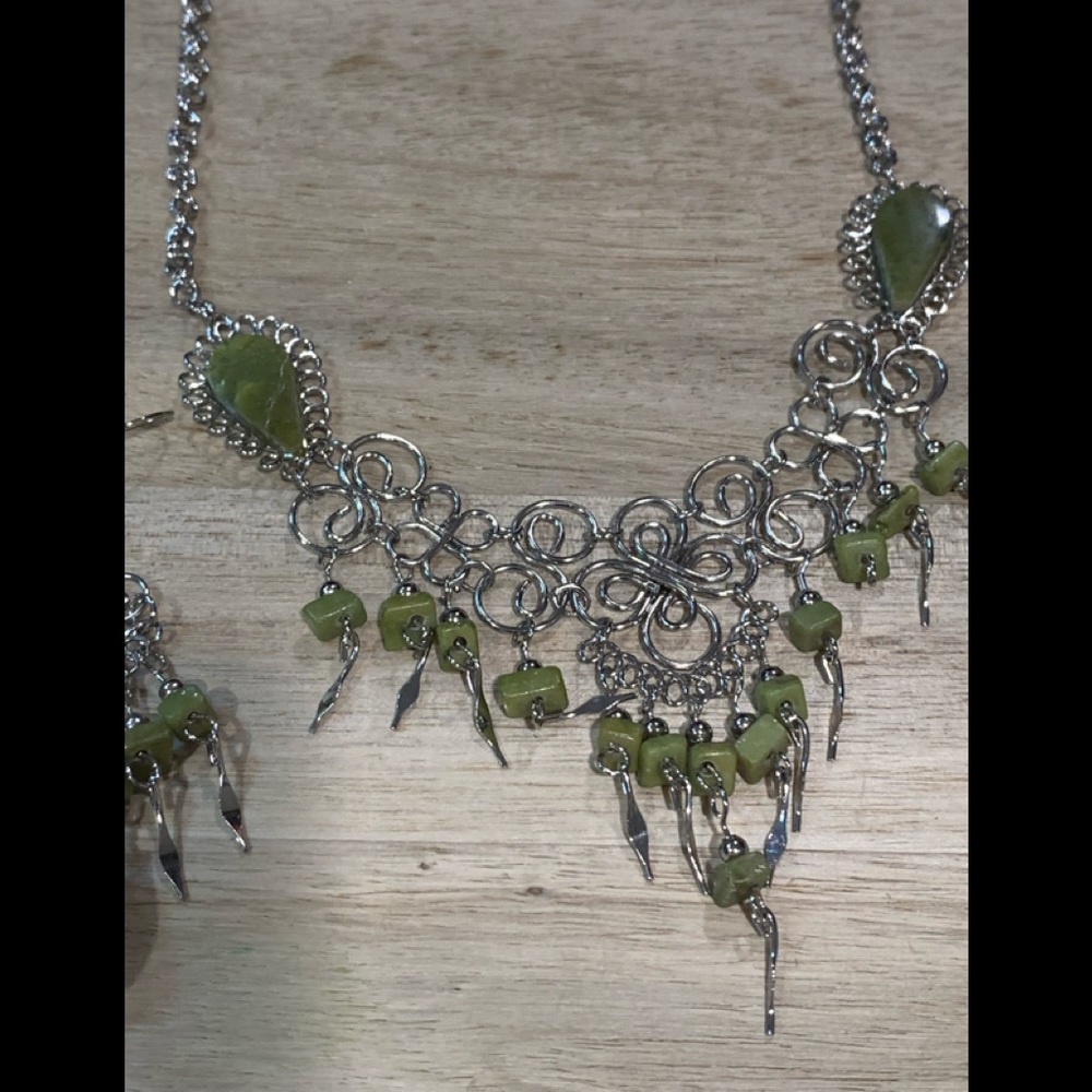 Hand crafter Peruvian necklace with semi precious stones.